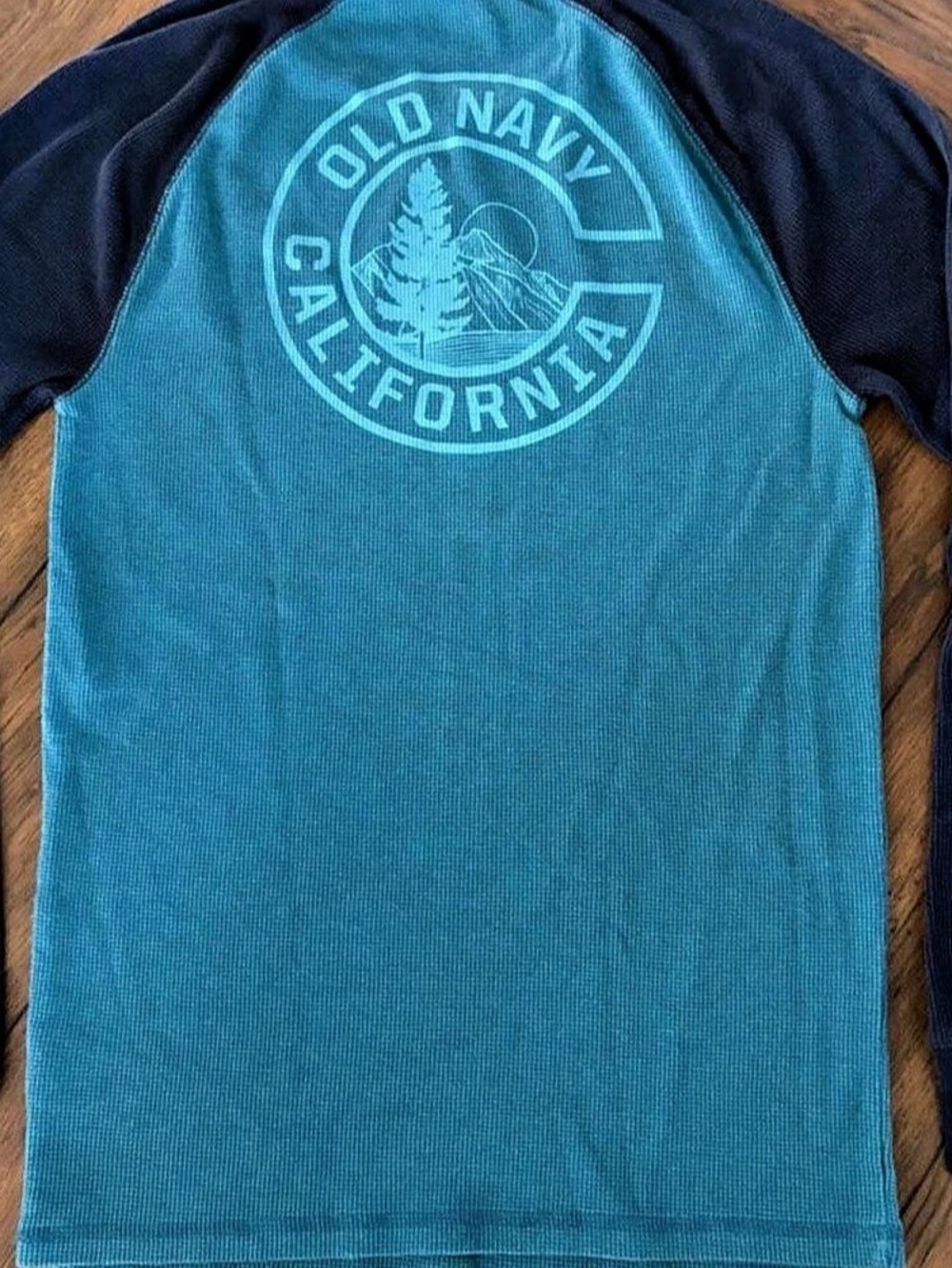 Old Navy Long Sleeve Raglan Tee in Blue & Black Size Medium